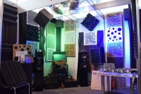 Выставочный стенд компании Экосаунд посвященный элементам акустической коррекции, изделиям из акустического поролона и акустического дизайна